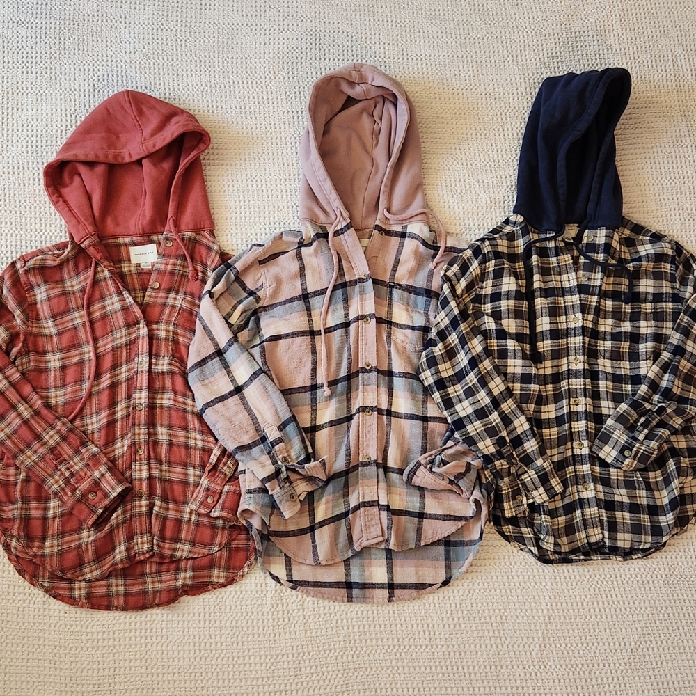 Oversized American Eagle Outfitters Plaid Hooded Shirts - Red, Pink, and Blue
